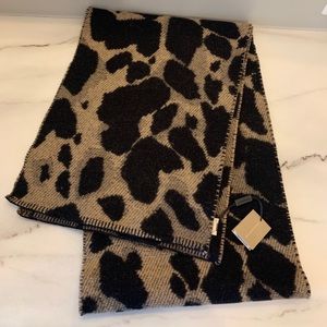 NWT Burberry Animal Jacquard Blanket Scarf 12”x79”